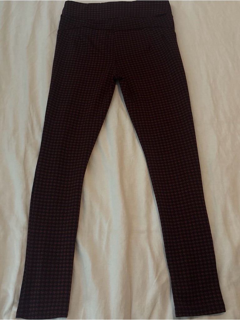 Houndstooth Pattern Ponte Leggings - Black And Burgundy